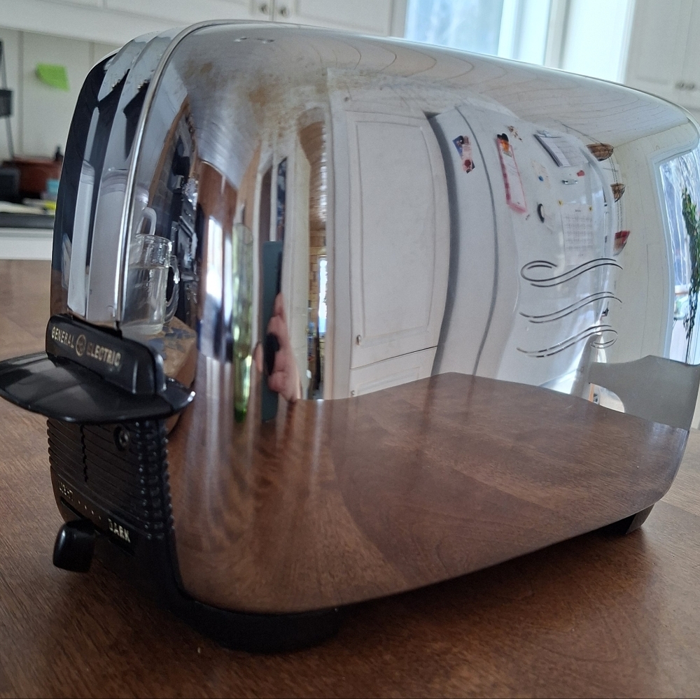 FOR PARTS Vintage GENERAL ELECTRIC toaster chrome and Bakelite T34A